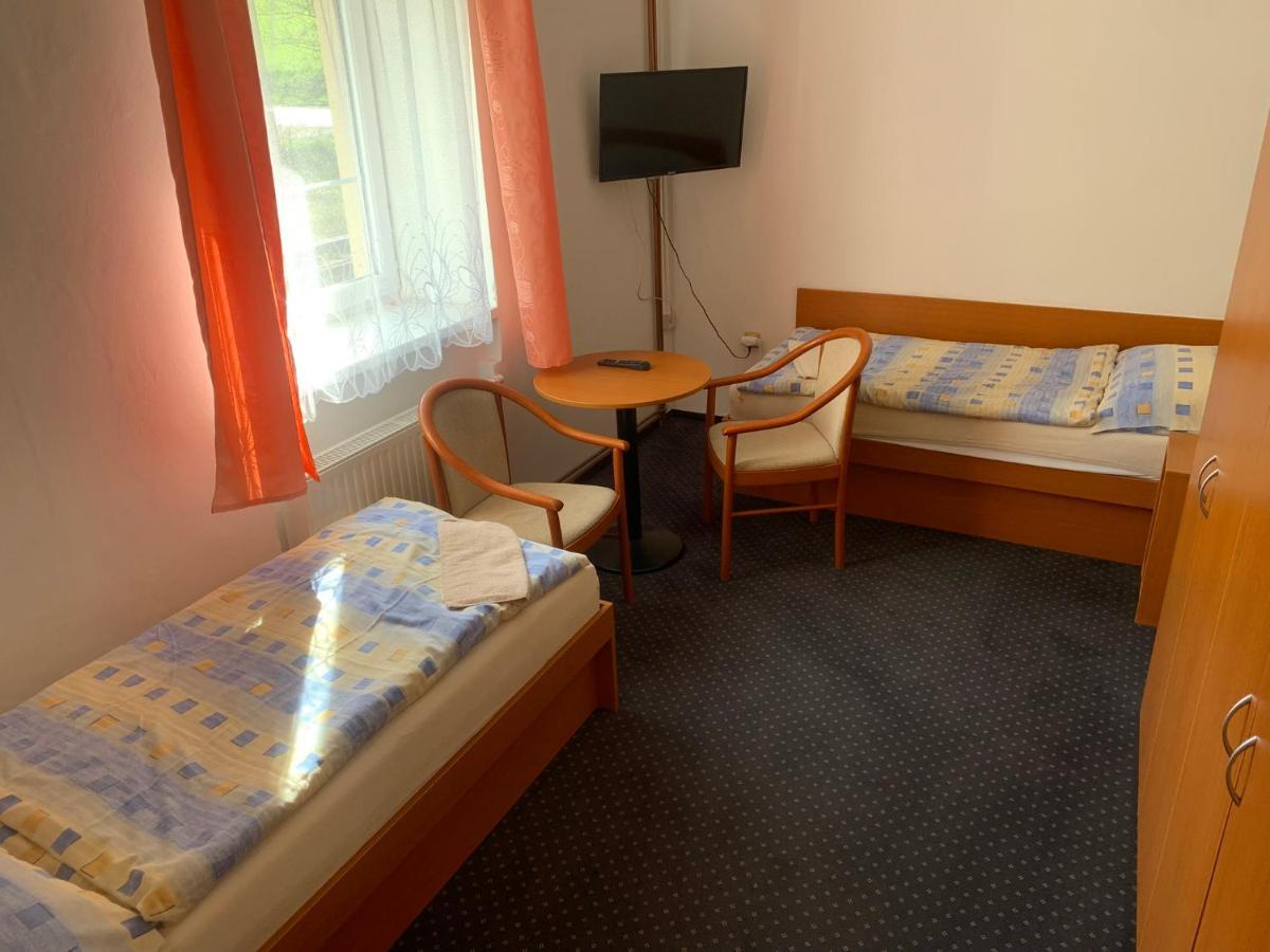 Hotel Rabbit Trhovy Stepanov Bagian luar foto