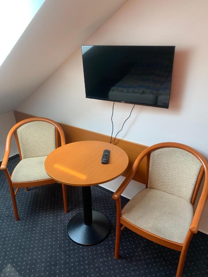 Hotel Rabbit Trhovy Stepanov Bagian luar foto